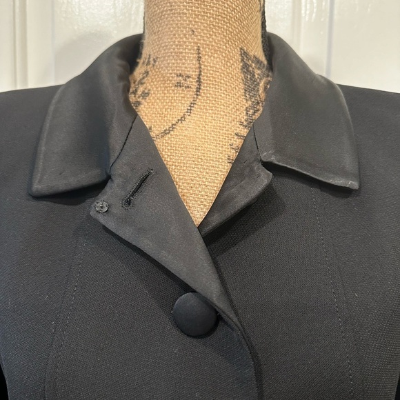 Giorgio Armani Women”s Blazer - Picture 4 of 11